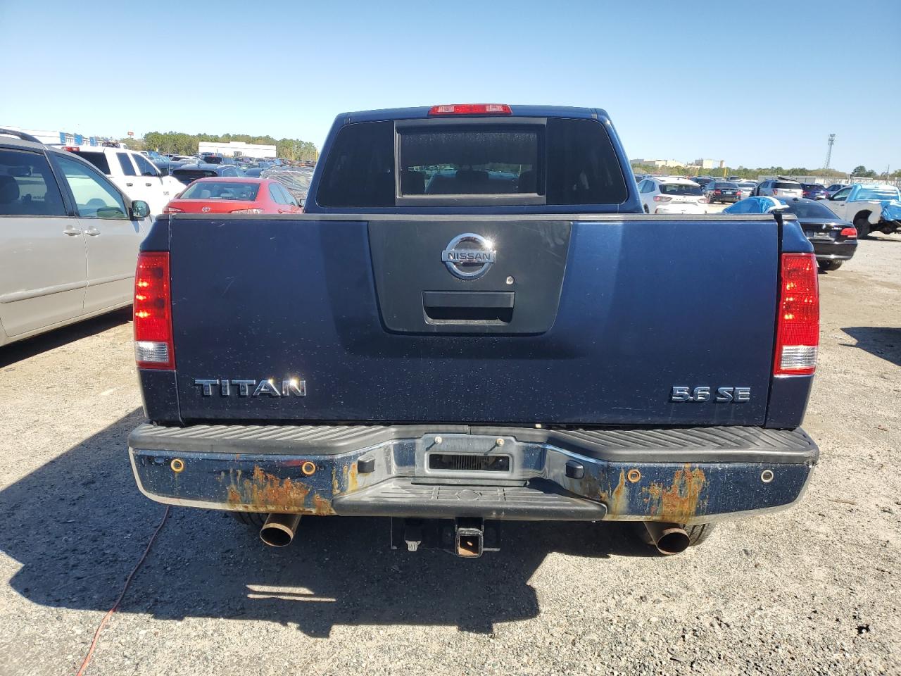 2010 Nissan Titan - Image 6