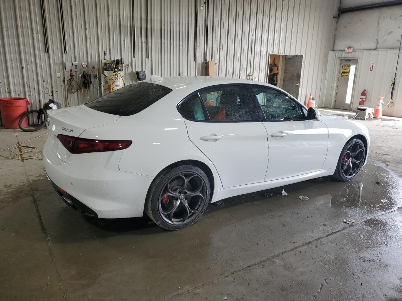 2017 Alfa Romeo Giulia - Image 3