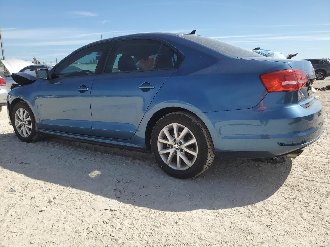 2015 Volkswagen Jetta - Image 2