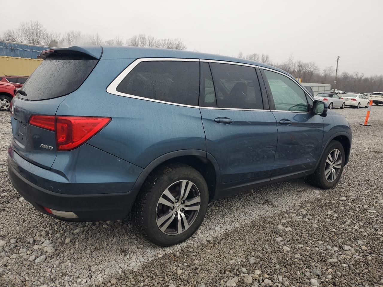 2017 Honda Pilot - Image 3