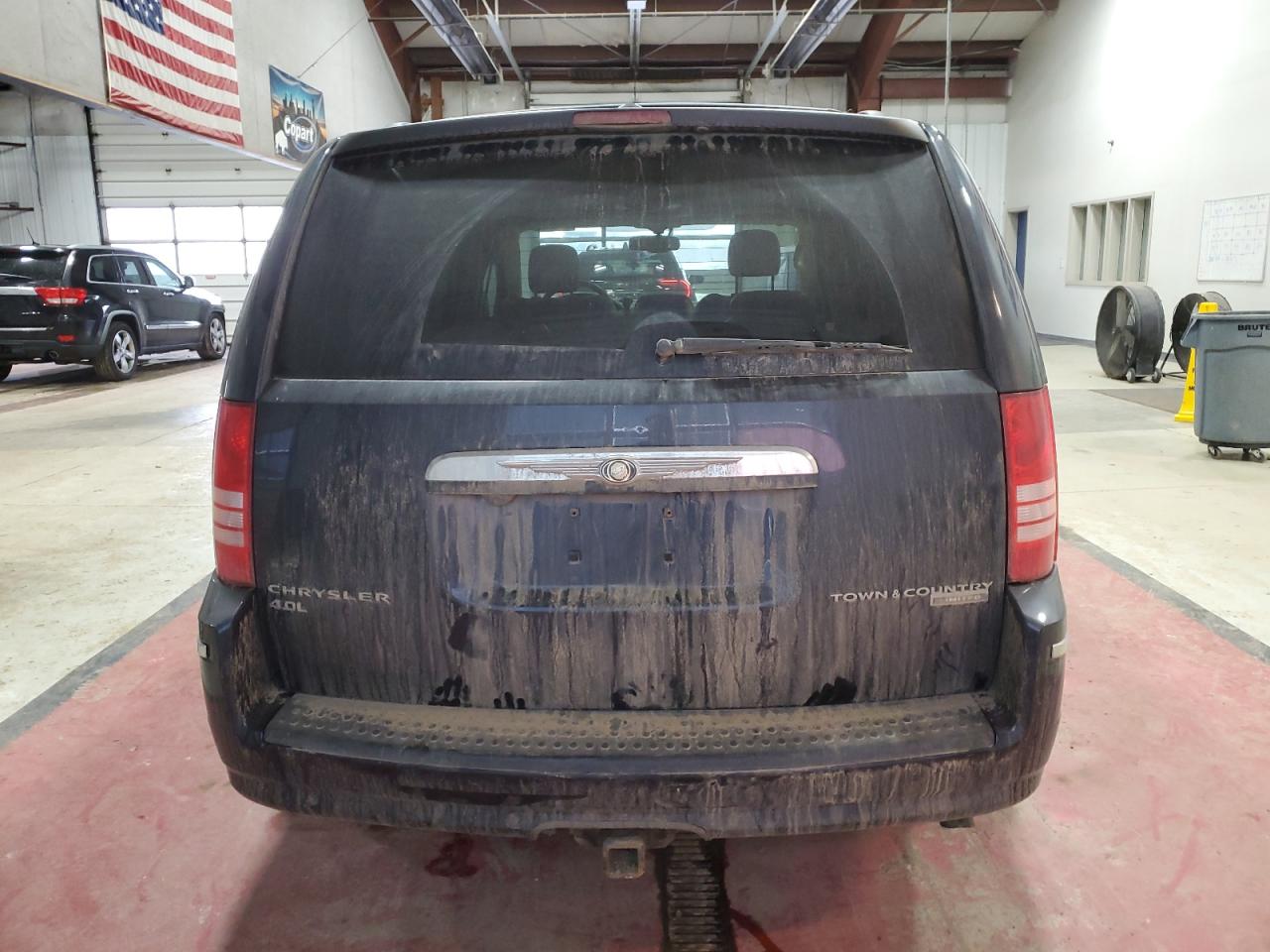 2010 Chrysler Town & Country - Image 6