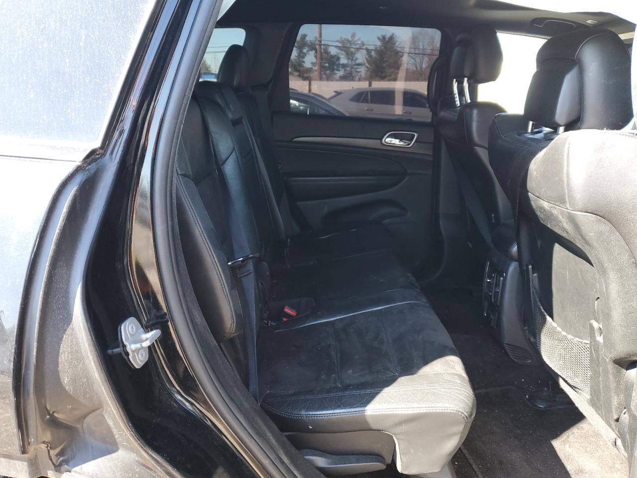 2018 Jeep Grand Cherokee - Image 12