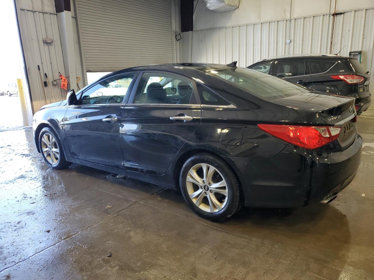 2011 Hyundai Sonata - Image 2