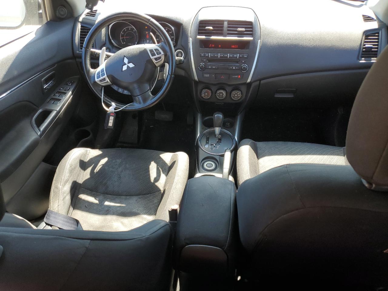 2013 Mitsubishi Outlander - Image 8