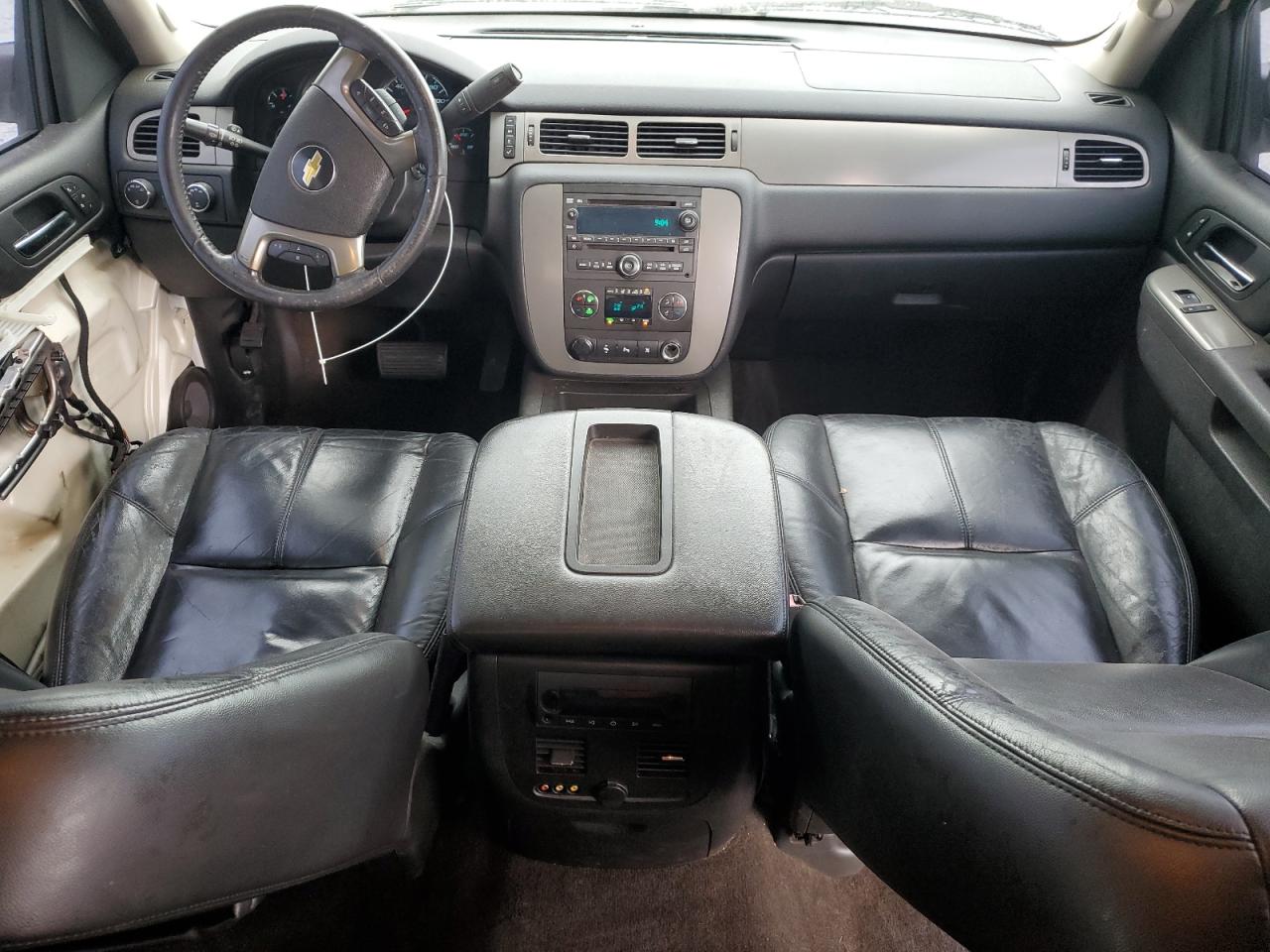 2011 Chevrolet Avalanche - Image 8