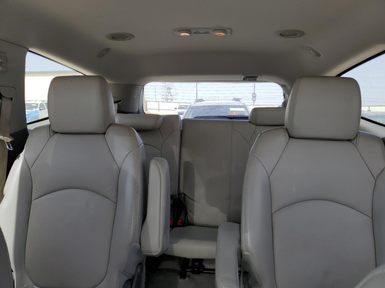 2012 Chevrolet Traverse - Image 10