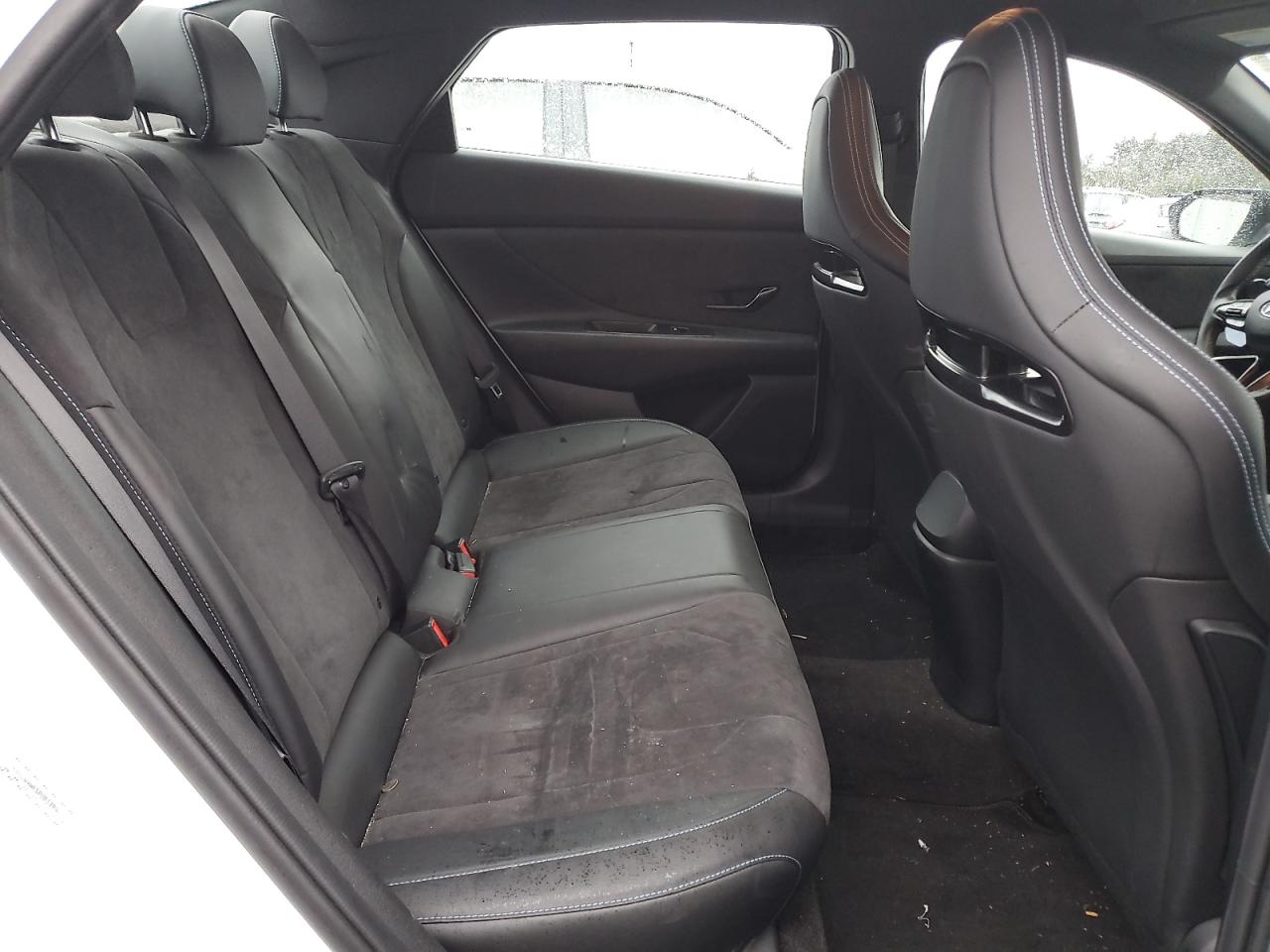 2023 Hyundai Elantra - Image 10