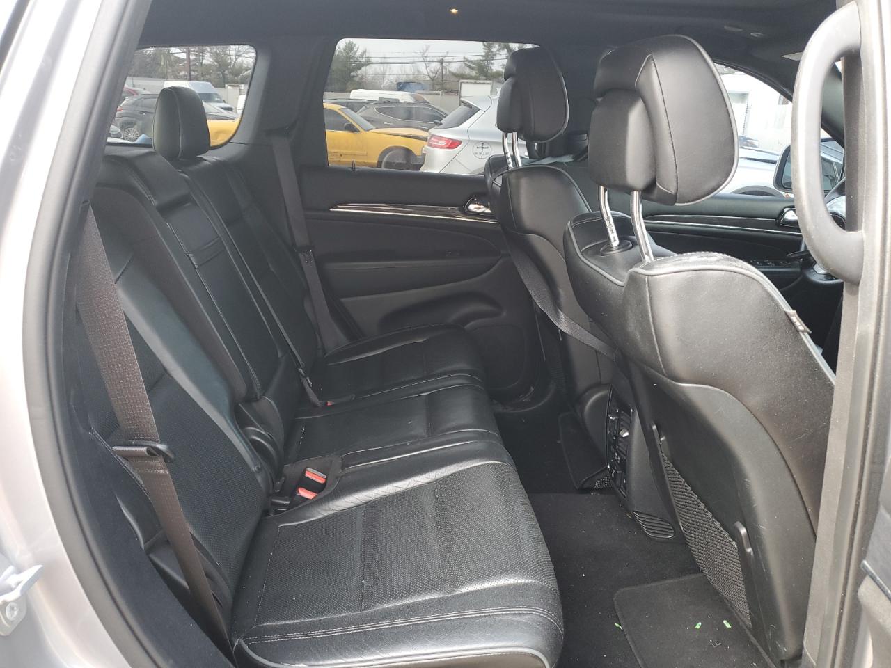 2019 Jeep Grand Cherokee - Image 12