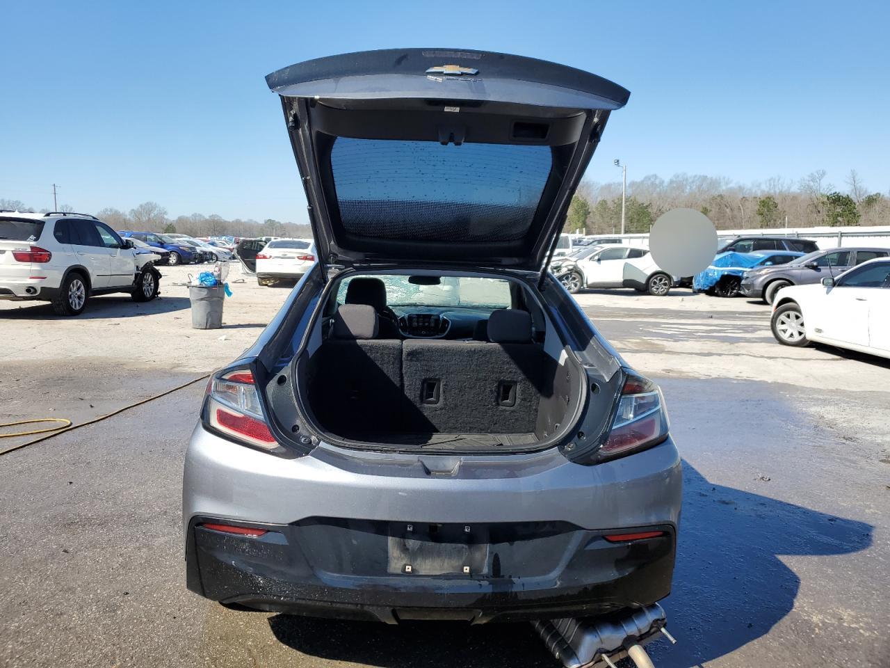 2018 Chevrolet Volt - Image 6