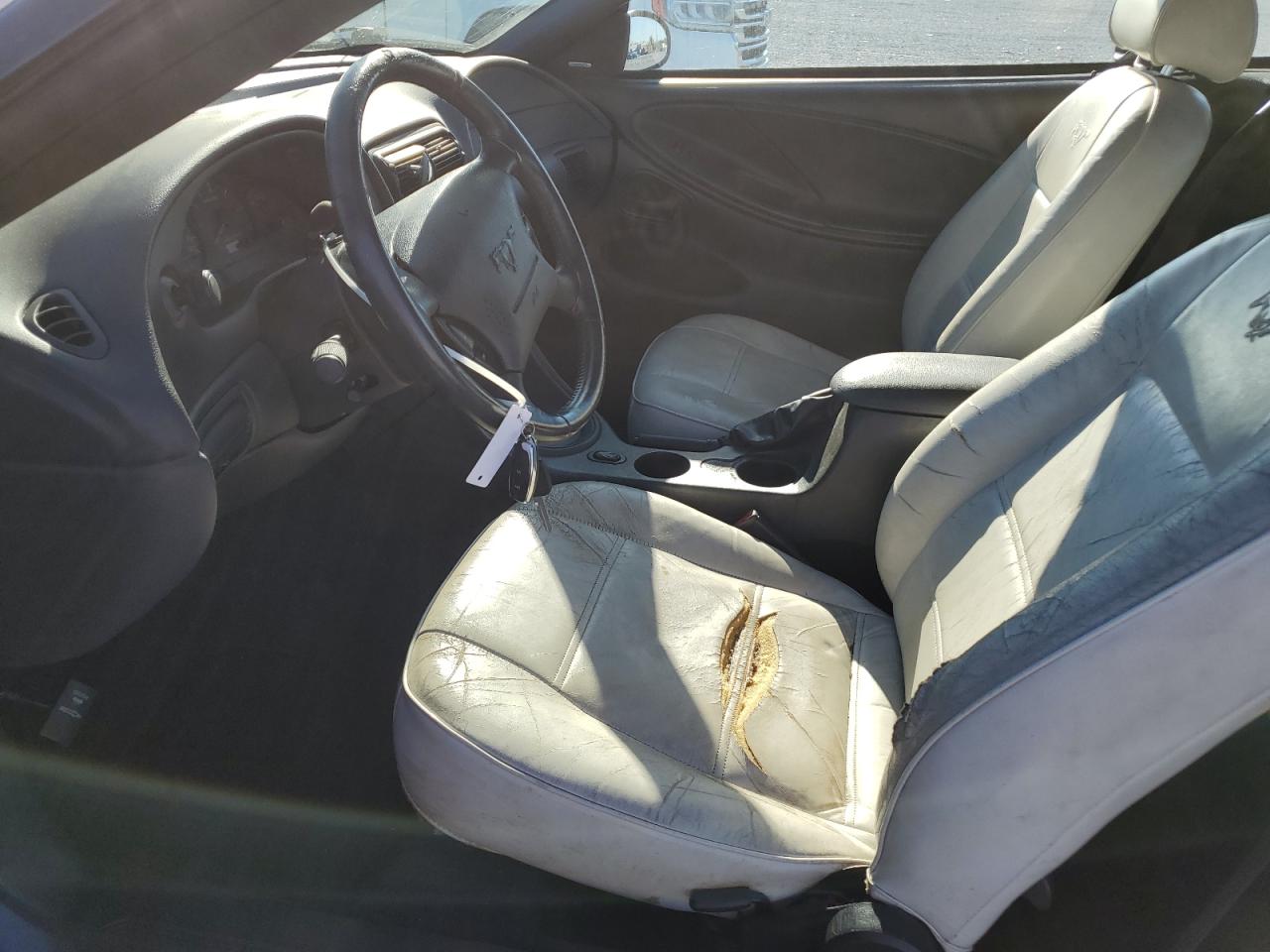 2002 Ford Mustang - Image 7
