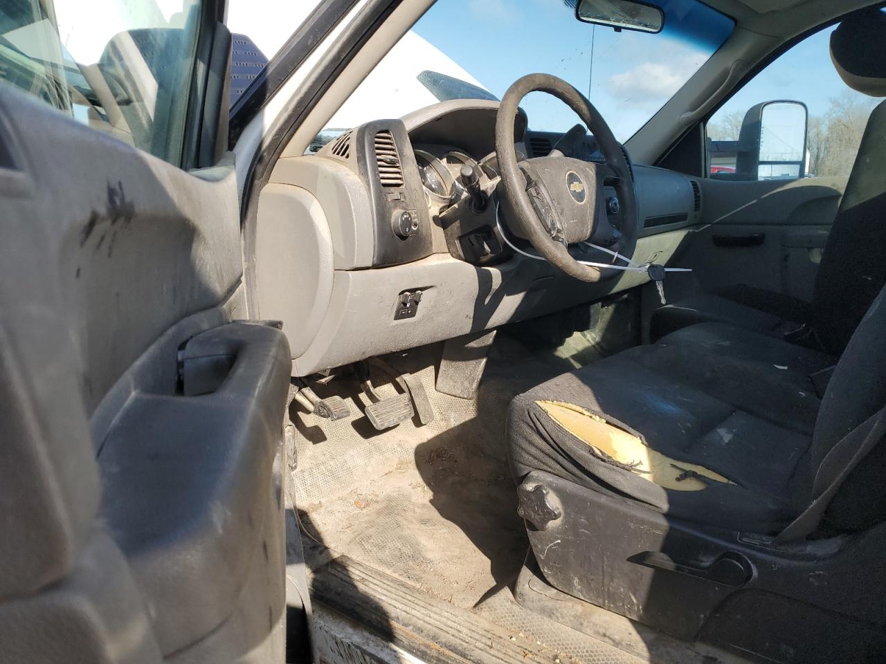 2014 Chevrolet Silverado - Image 8
