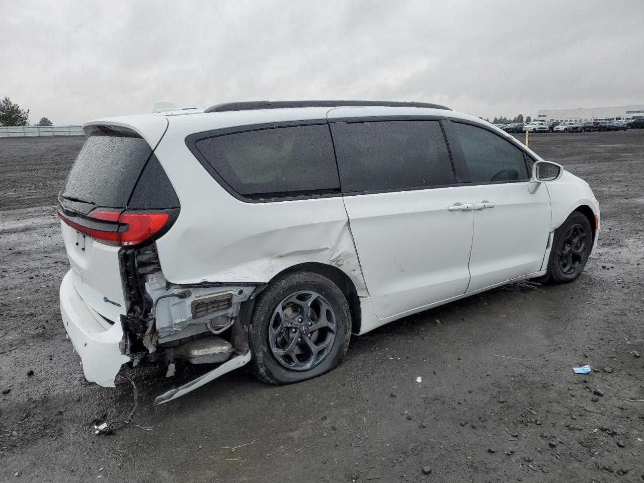 2021 Chrysler Pacifica - Image 3