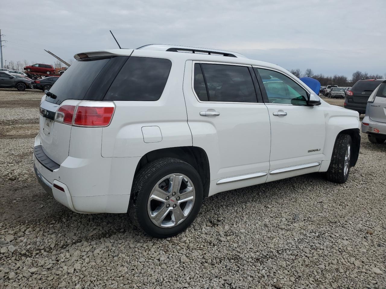 2015 GMC Terrain - Image 3