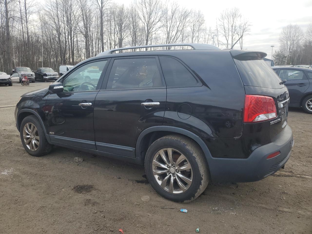 2011 Kia Sorento - Image 2