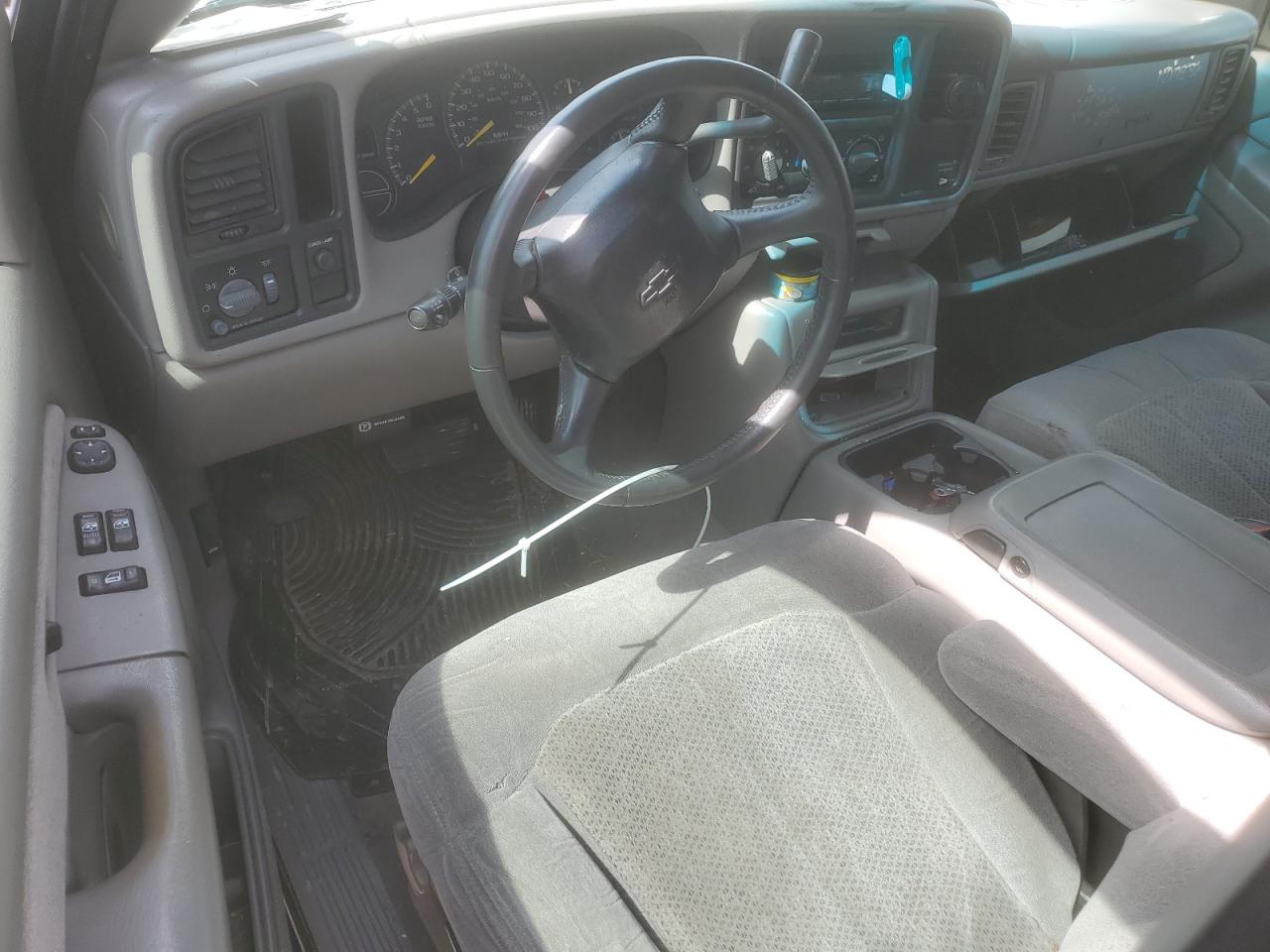 2000 Chevrolet Silverado - Image 8