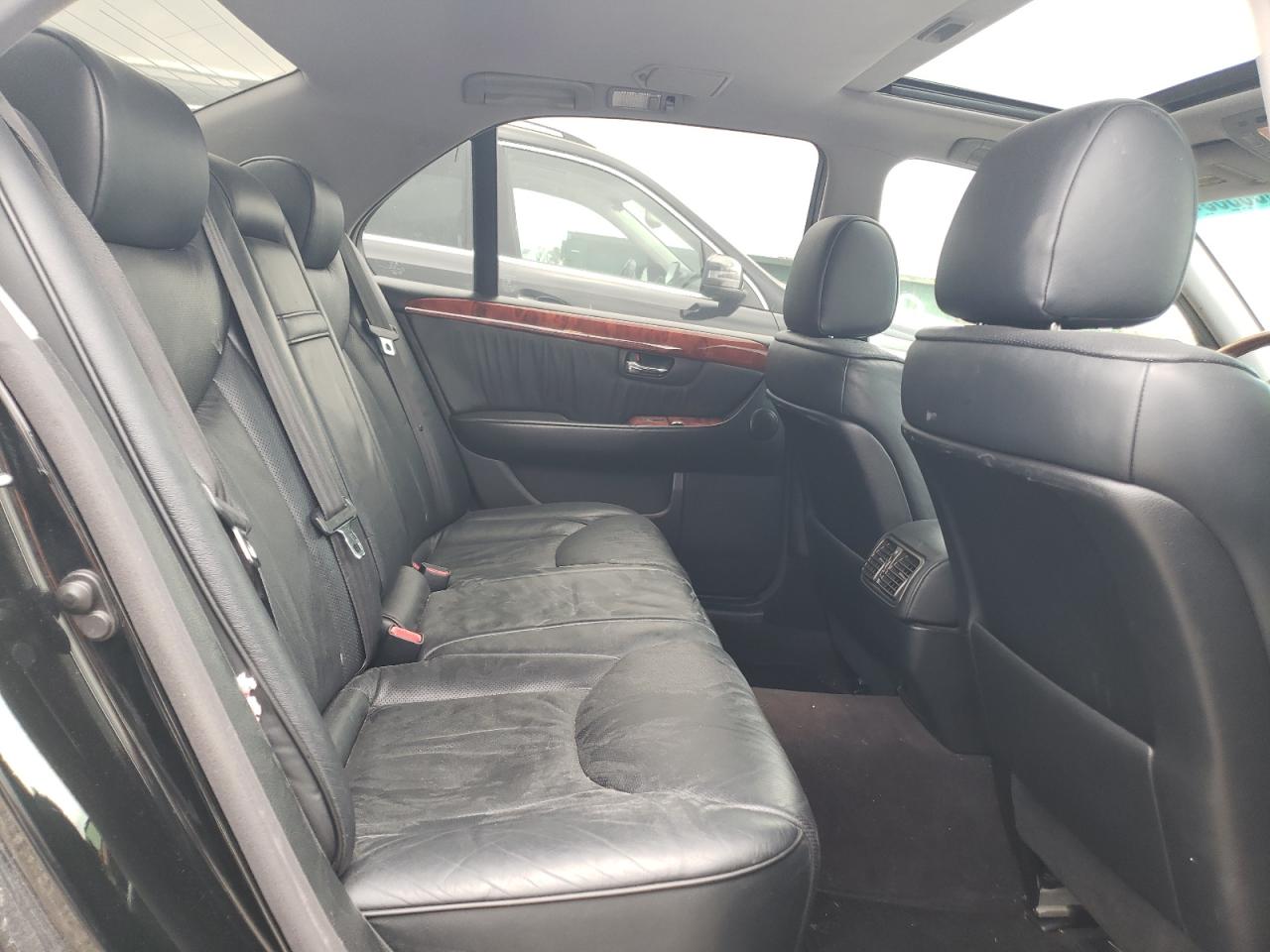 2006 Lexus LS - Image 10
