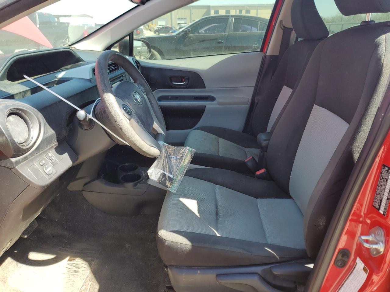 2012 Toyota Prius - Image 7