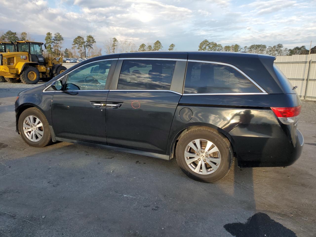 2015 Honda Odyssey - Image 2