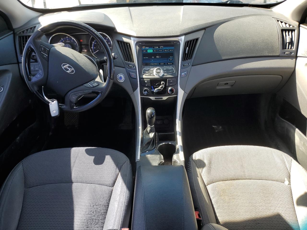 2012 Hyundai Sonata - Image 8