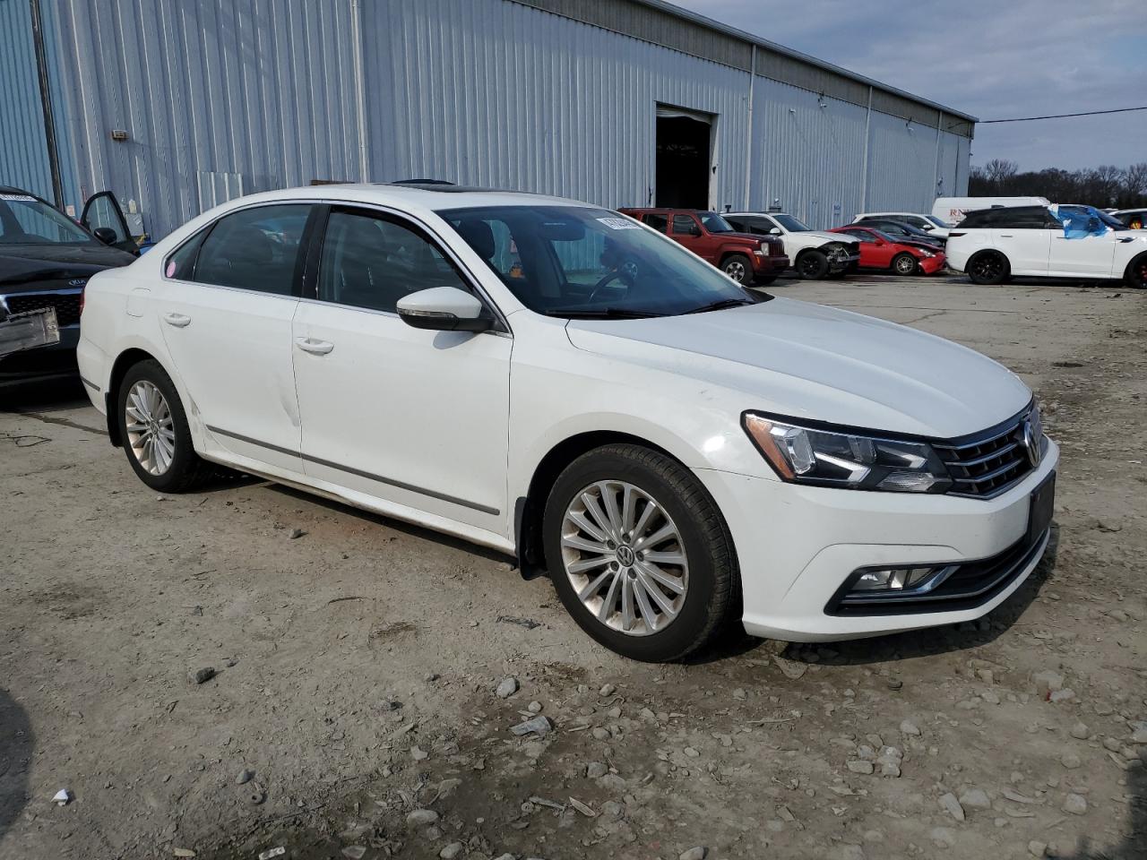 2016 Volkswagen Passat - Image 4