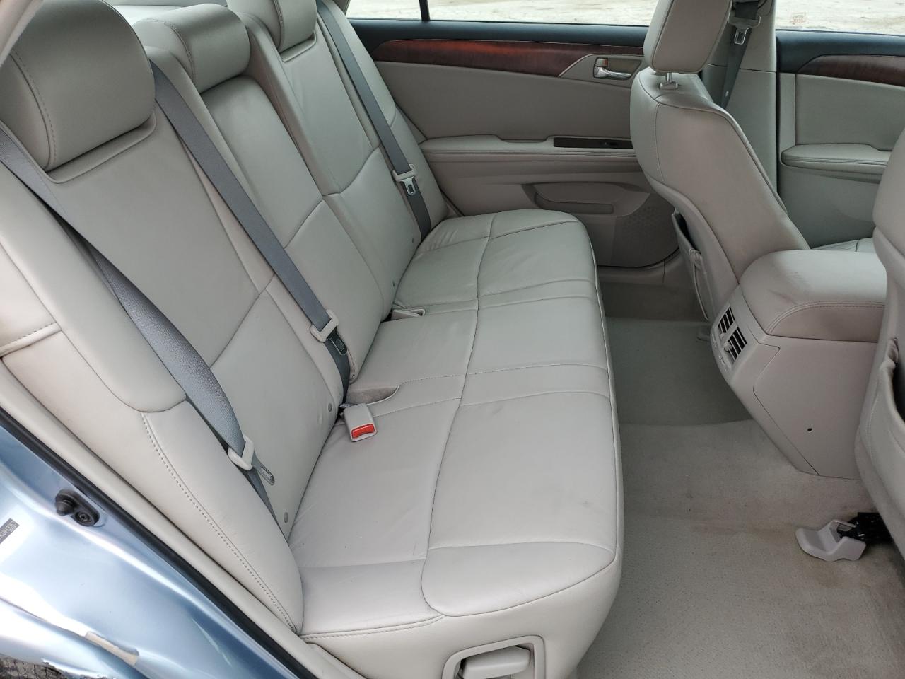 2012 Toyota Avalon - Image 10