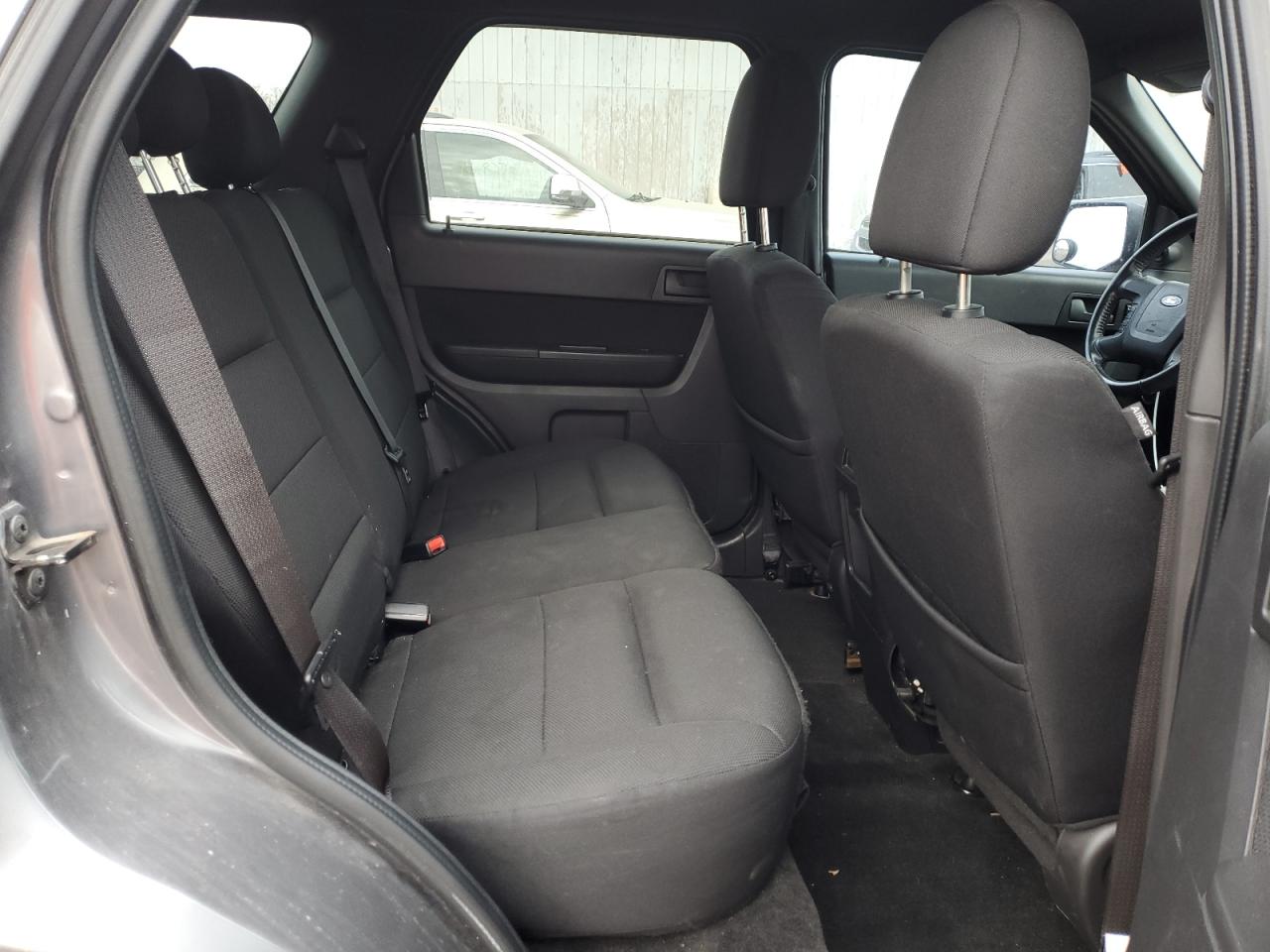 2009 Ford Escape - Image 12