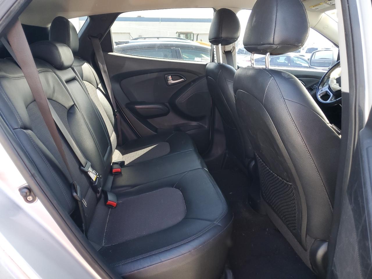 2011 Hyundai Tucson - Image 11