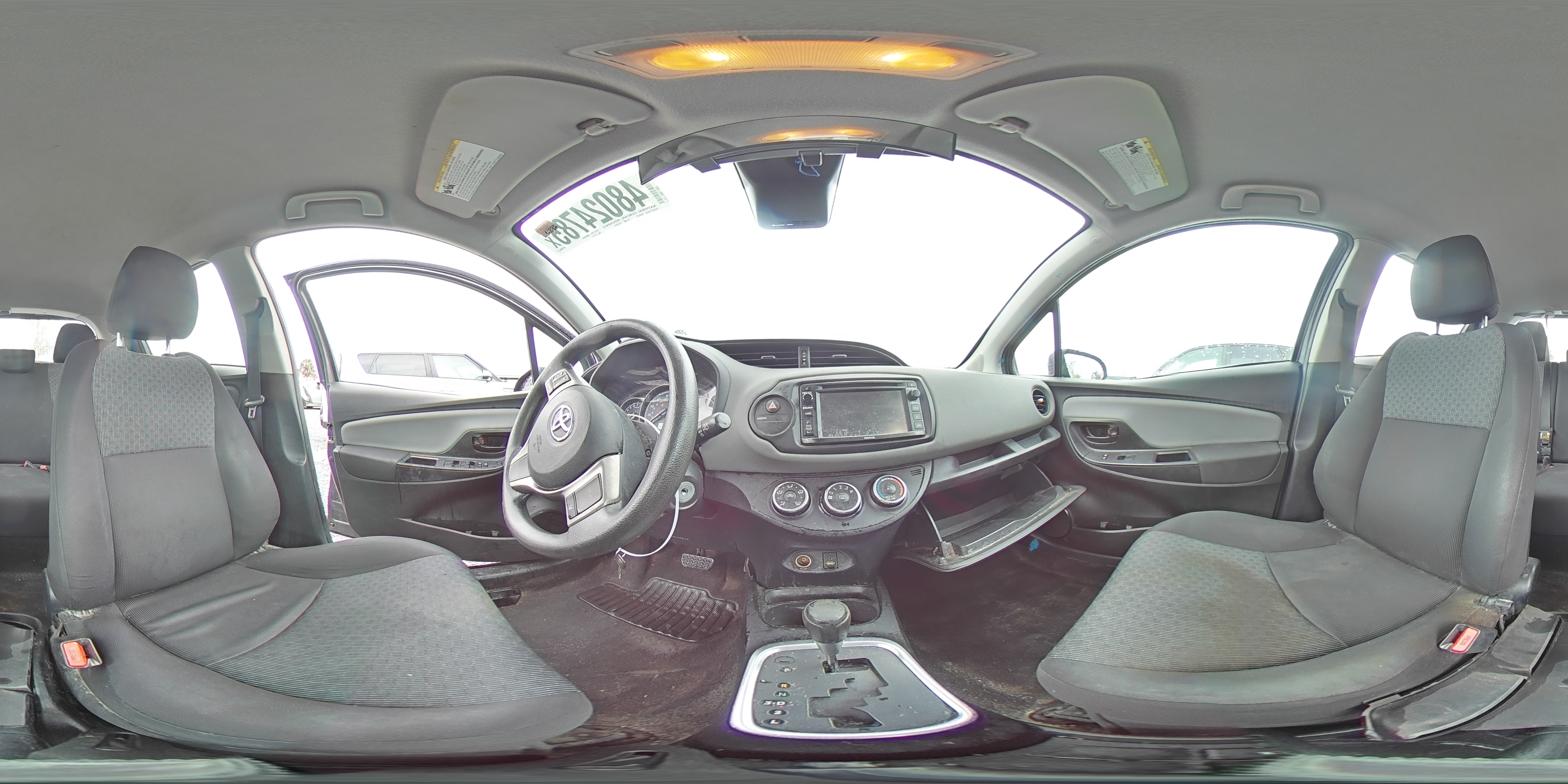 2017 Toyota Yaris - Image 13