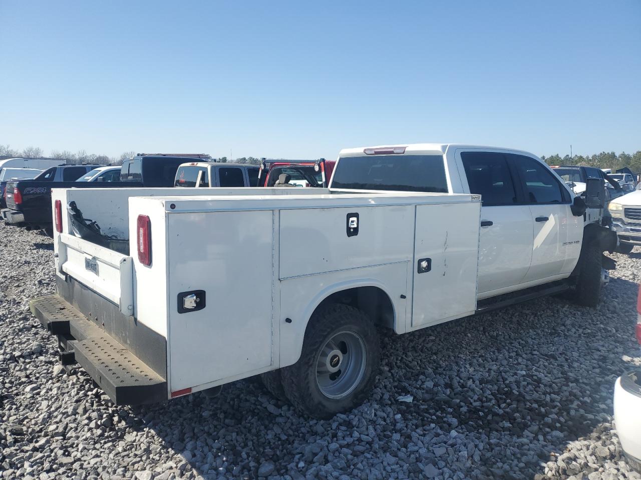 2022 Chevrolet Silverado - Image 3