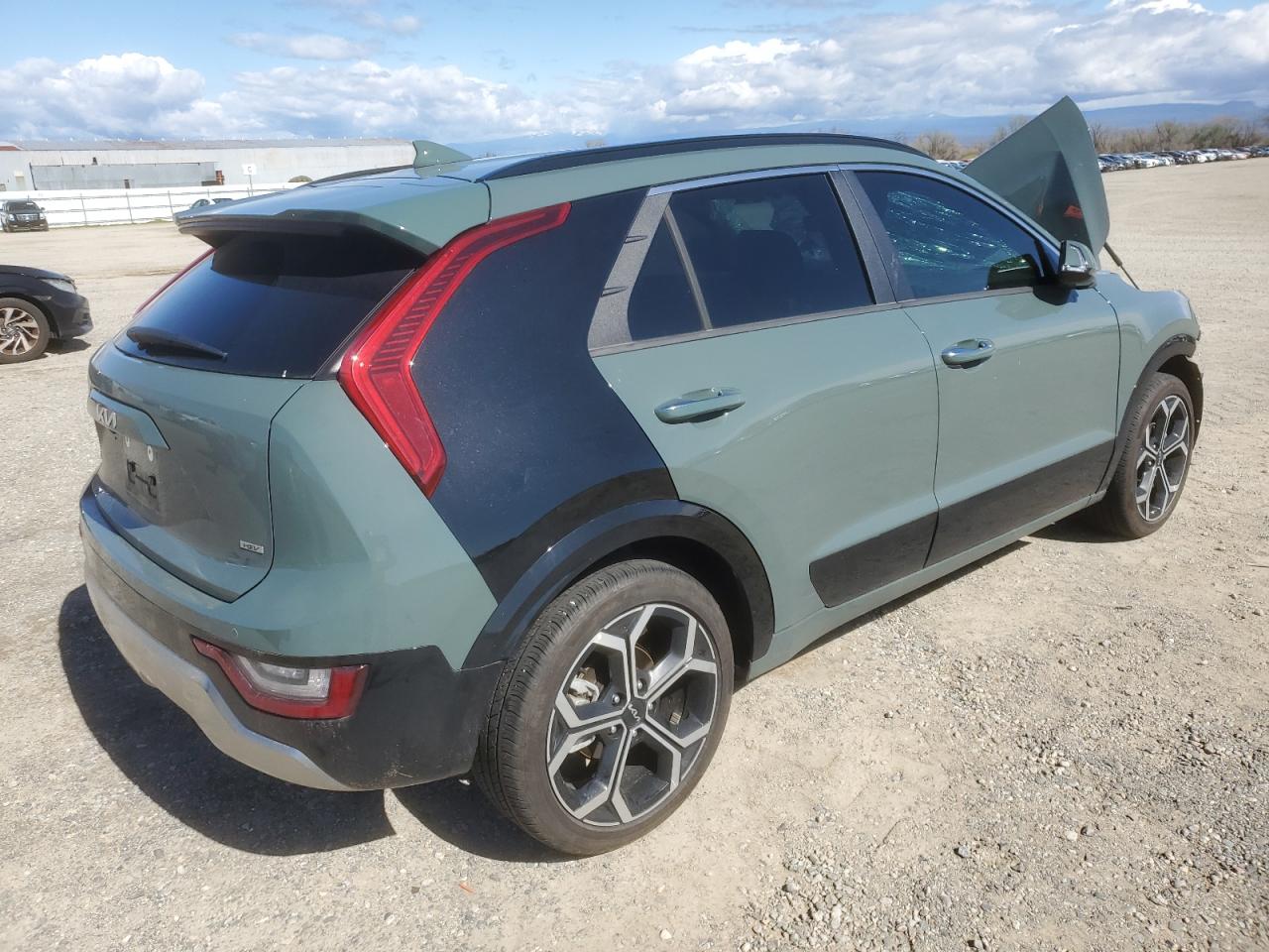2024 Kia Niro - Image 3