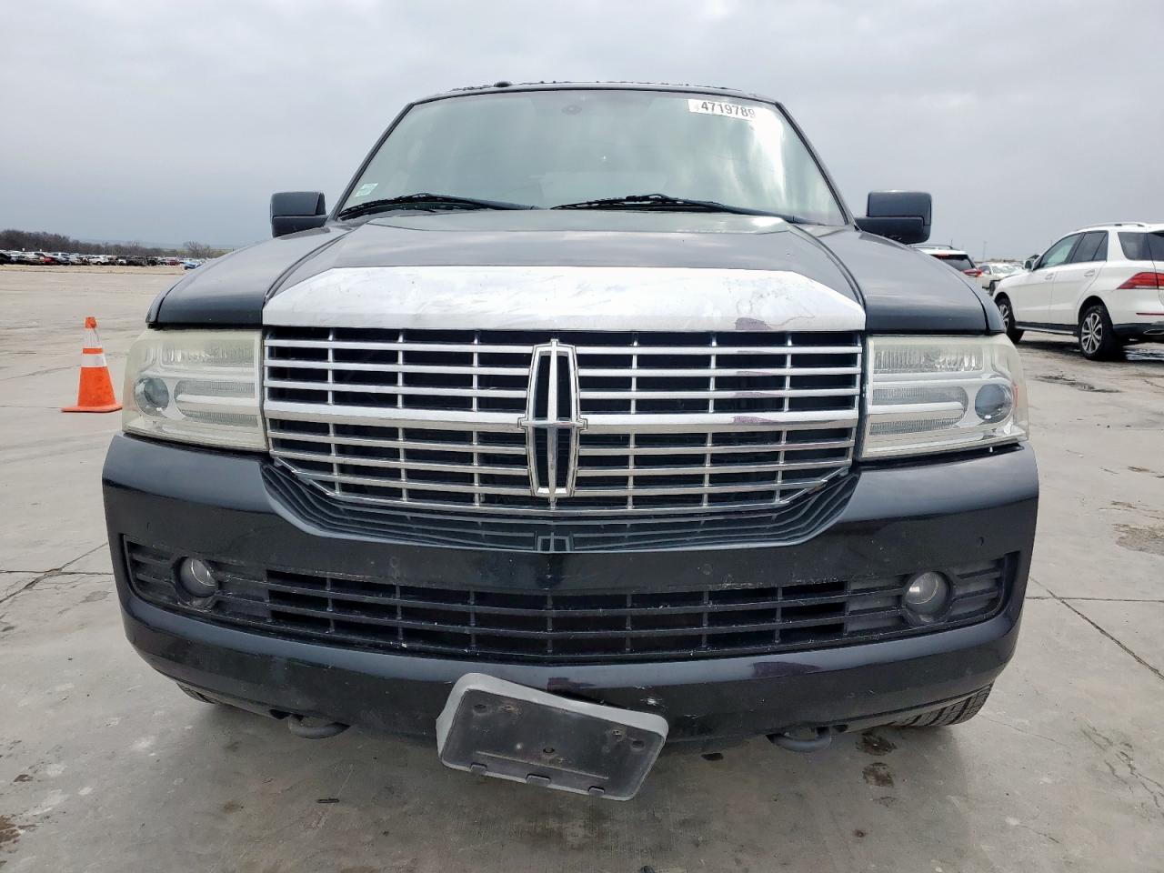 2009 Lincoln Navigator - Image 5
