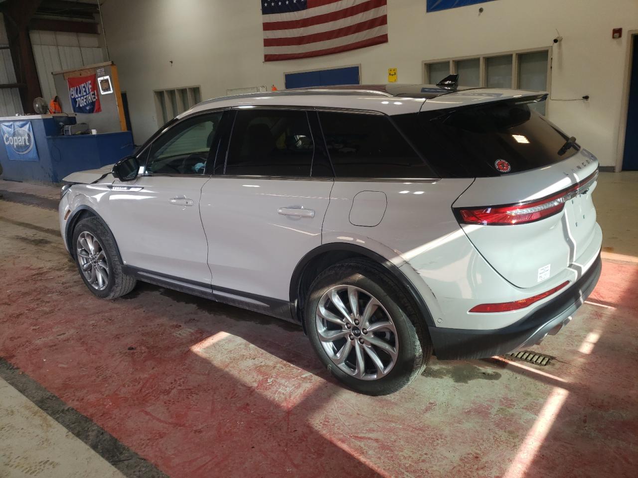 2022 Lincoln Corsair - Image 2