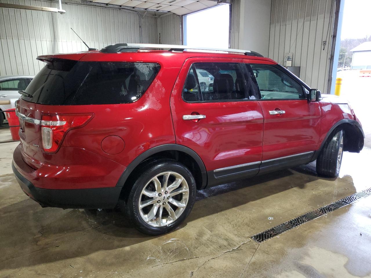 2015 Ford Explorer - Image 3
