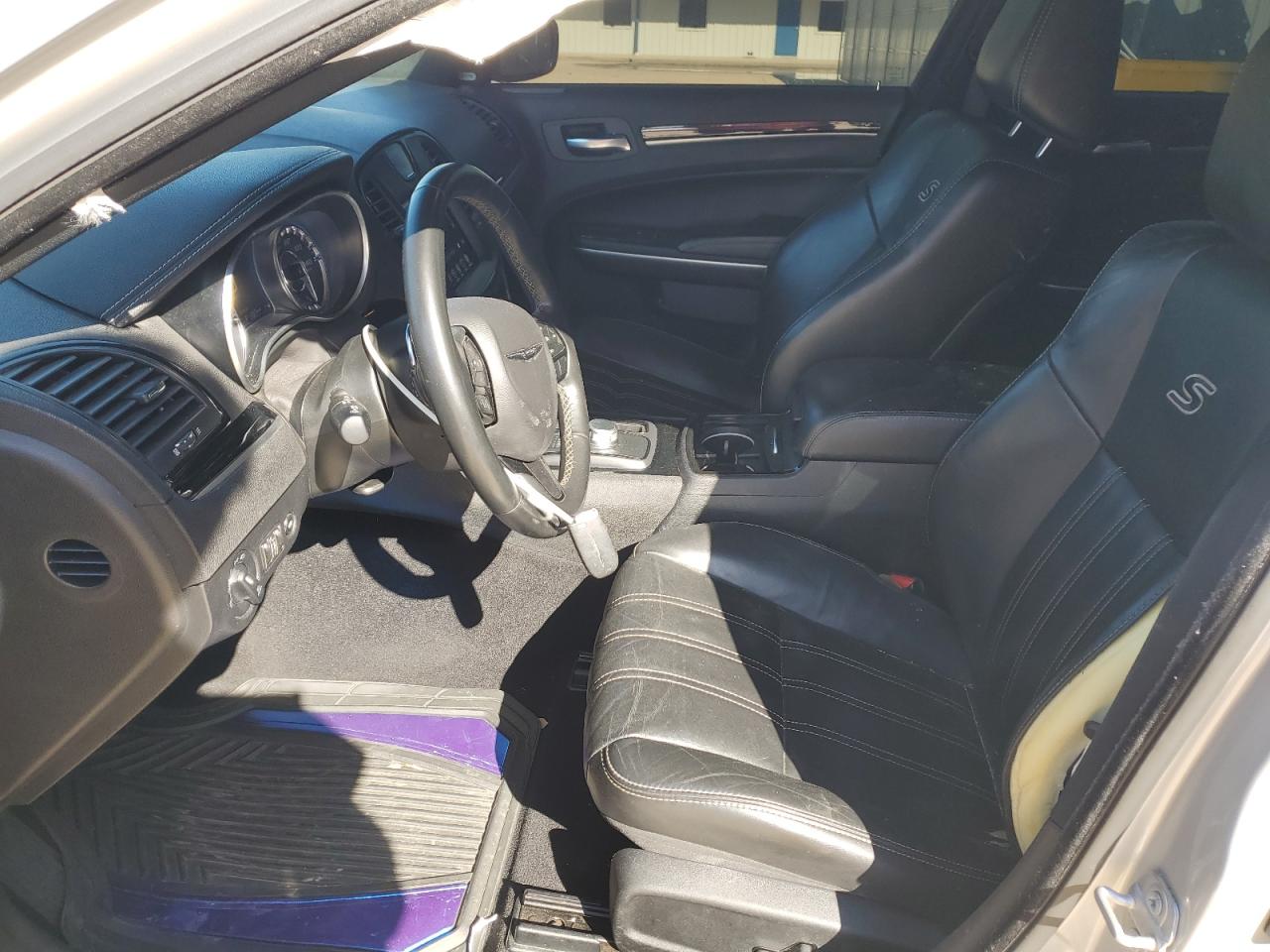 2021 Chrysler 300 - Image 7