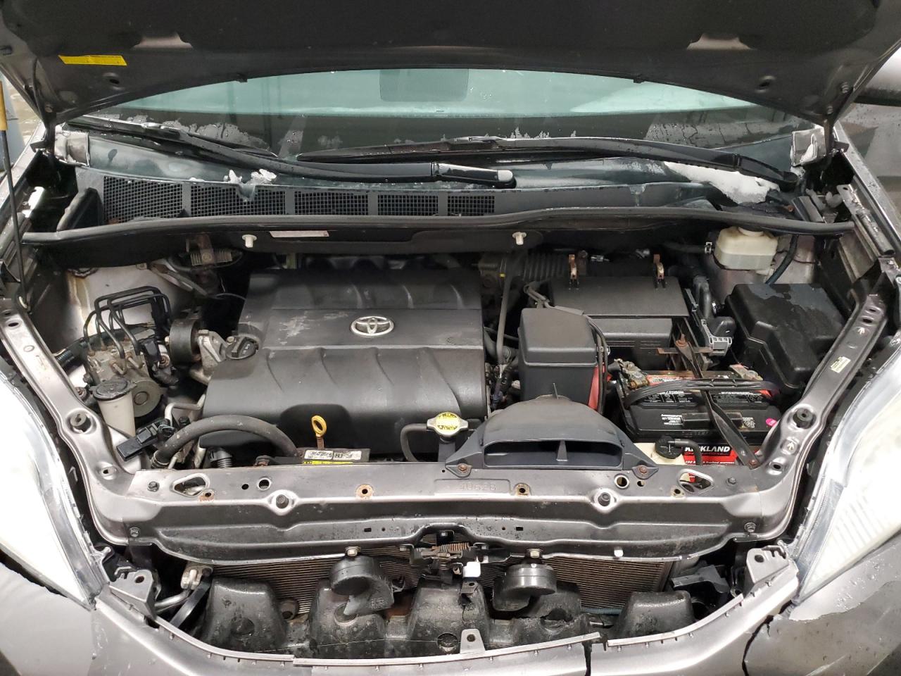 2012 Toyota Sienna - Image 12