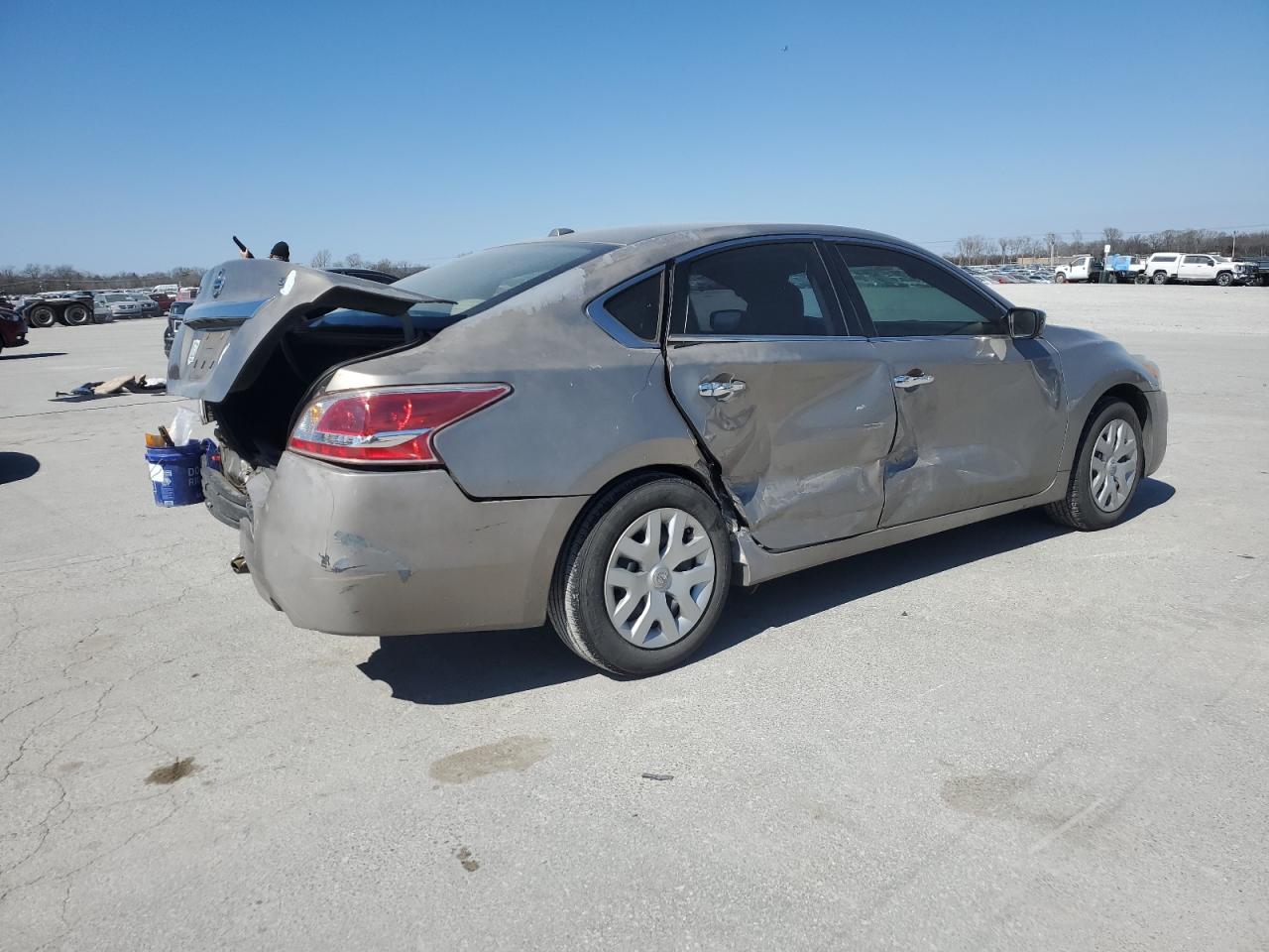 2015 Nissan Altima - Image 3