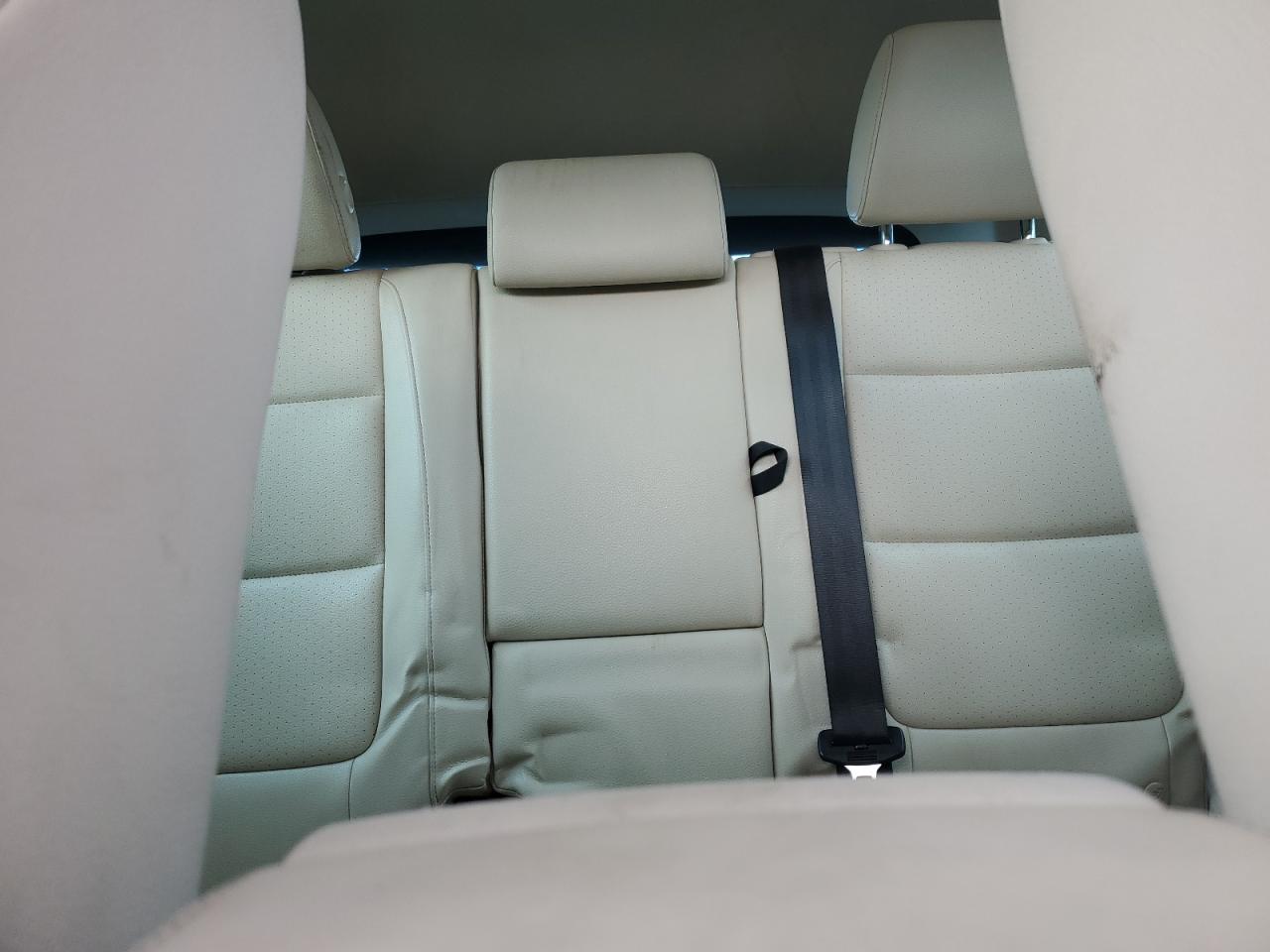 2015 Volkswagen Tiguan - Image 10