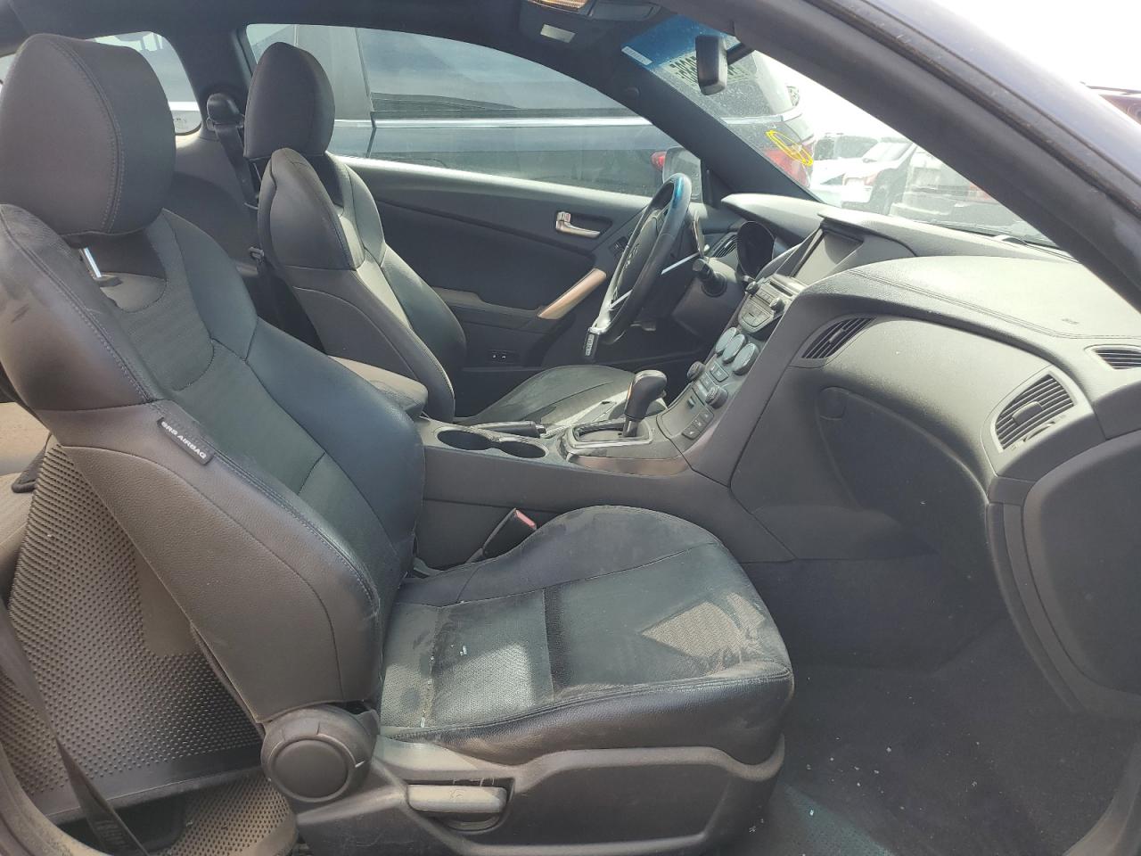 2016 Hyundai Genesis - Image 7