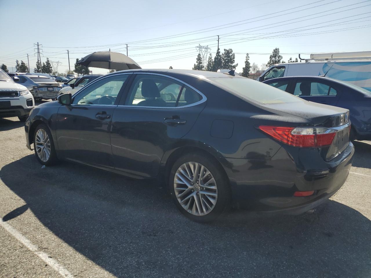 2013 Lexus ES - Image 2