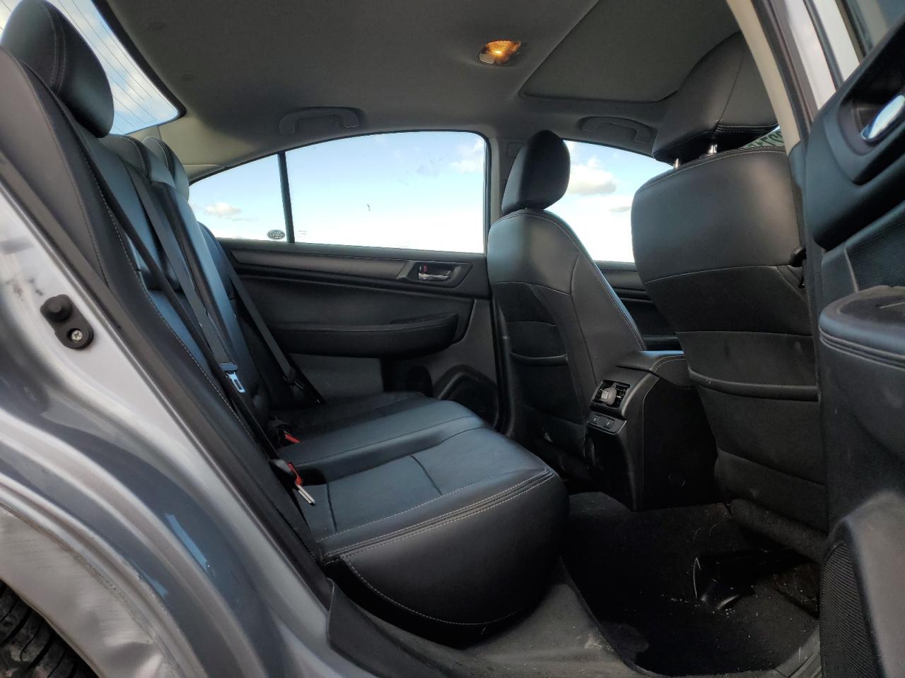 2015 Subaru Legacy - Image 10