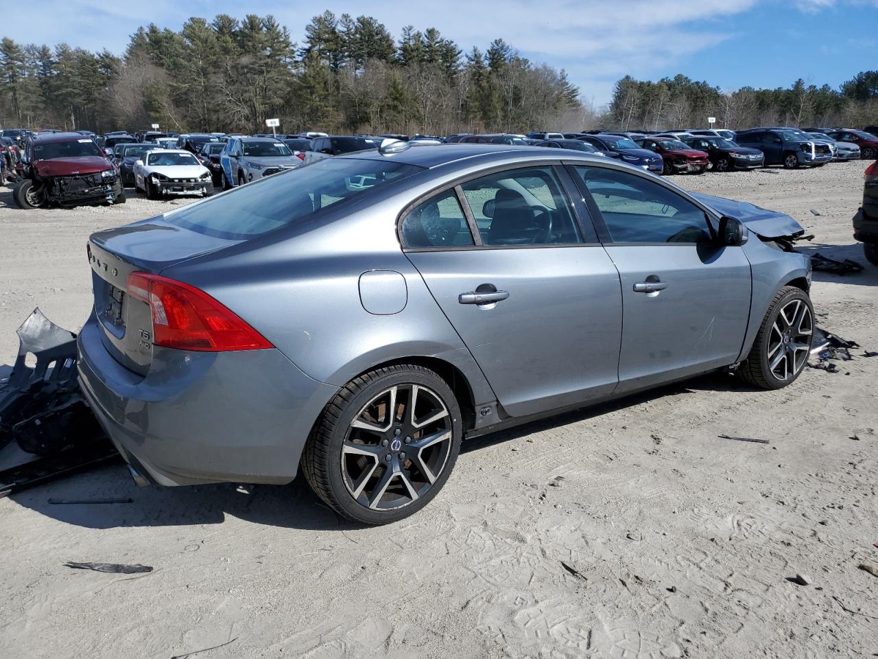 2018 Volvo S60 - Image 3