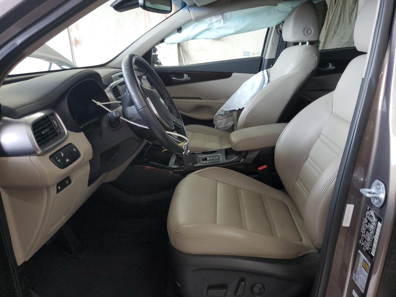 2019 Kia Sorento - Image 7
