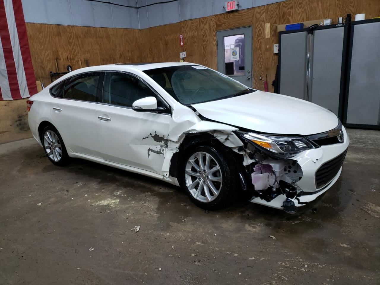 2013 Toyota Avalon - Image 4