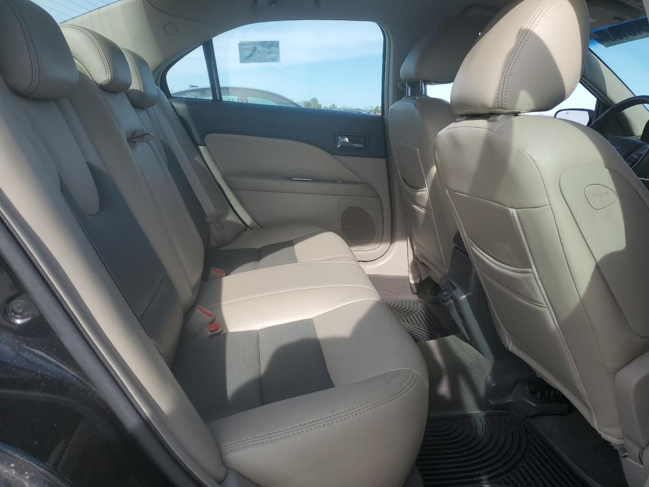 2010 Ford Fusion - Image 10