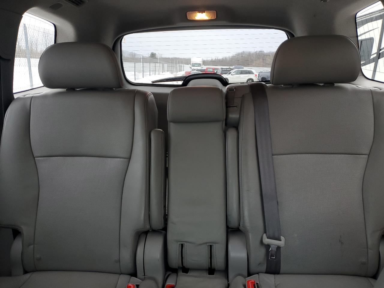 2012 Toyota Highlander - Image 10