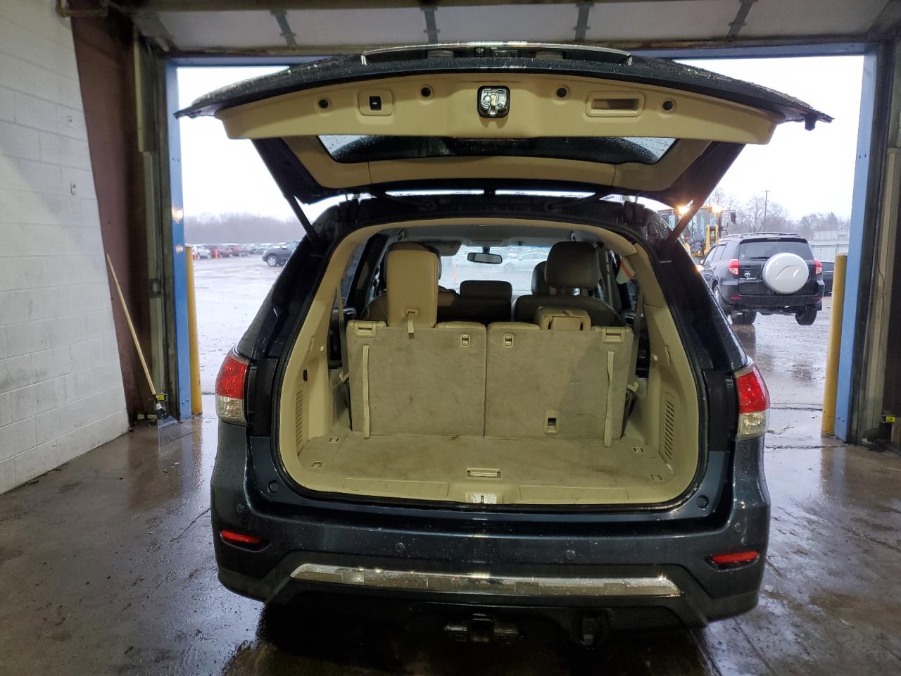 2014 Nissan Pathfinder - Image 6
