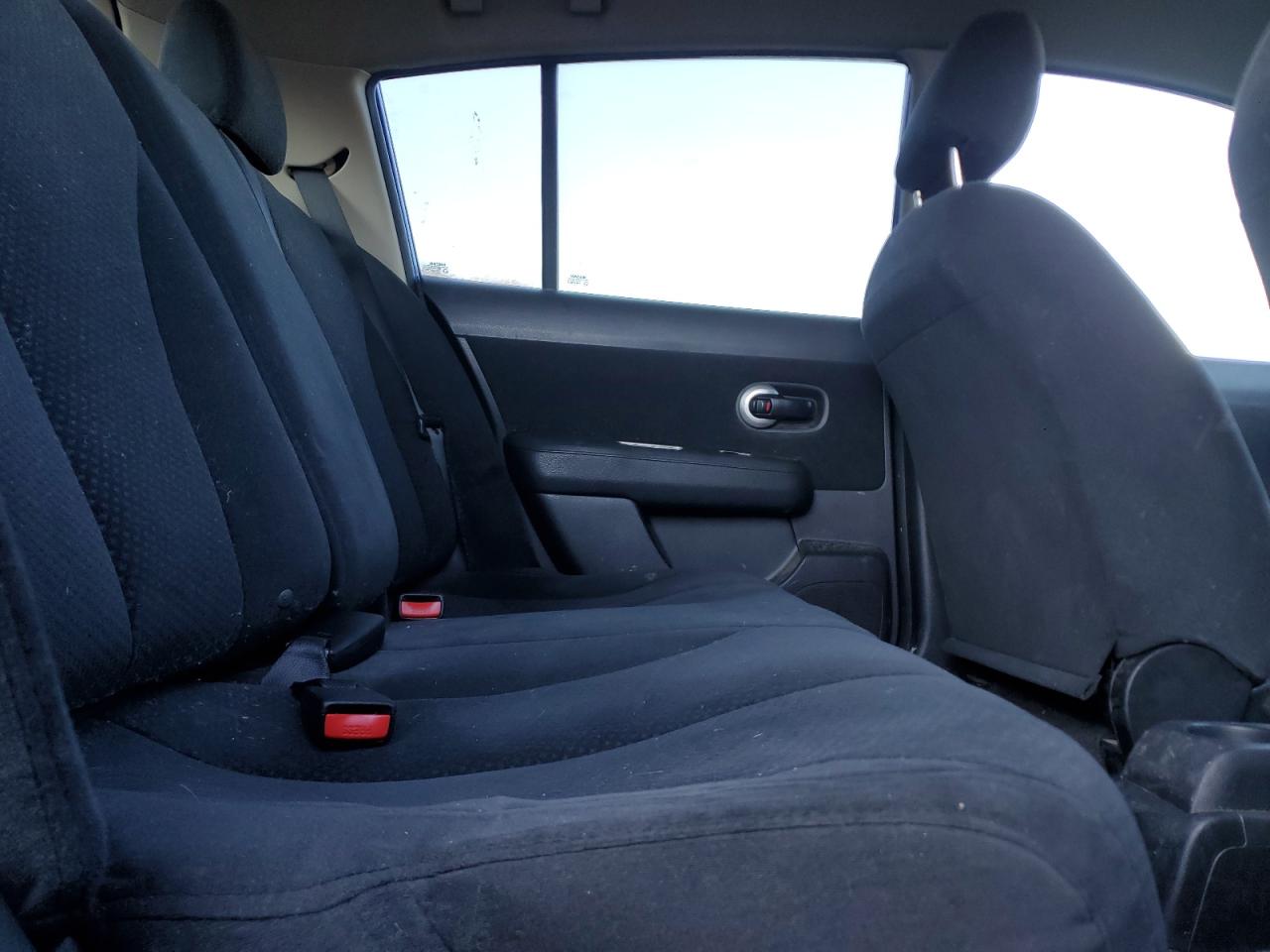 2011 Nissan Versa - Image 10