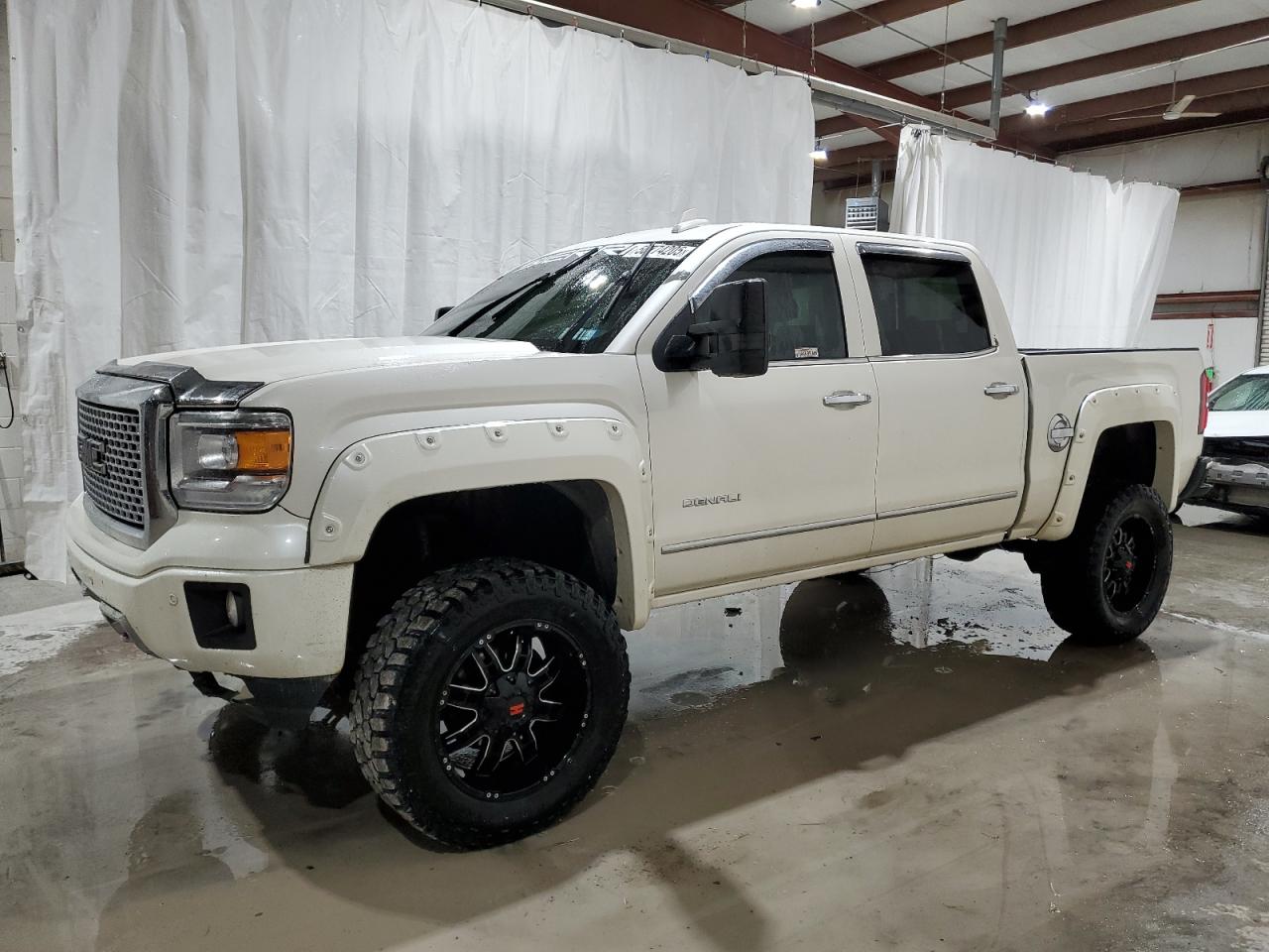 Leroy, NY에서 판매 중인 2015 Gmc Sierra K1500 Denali - Water/Flood