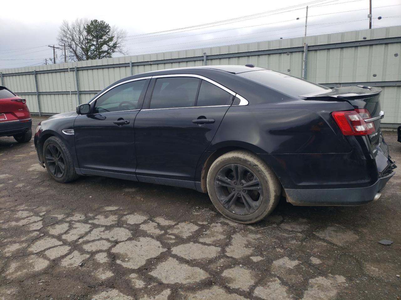 2014 Ford Taurus - Image 2