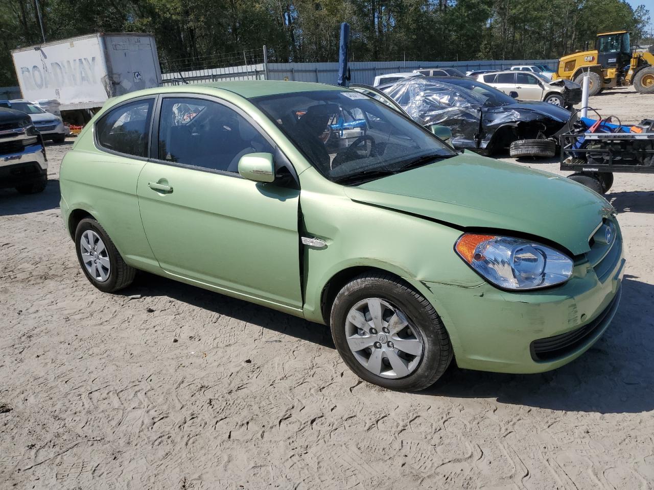 2010 Hyundai Accent - Image 4